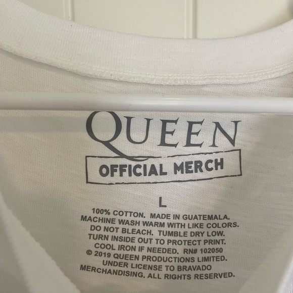 NWOT | Queen official merch women’s tshirt — large - Picture 3 of 4